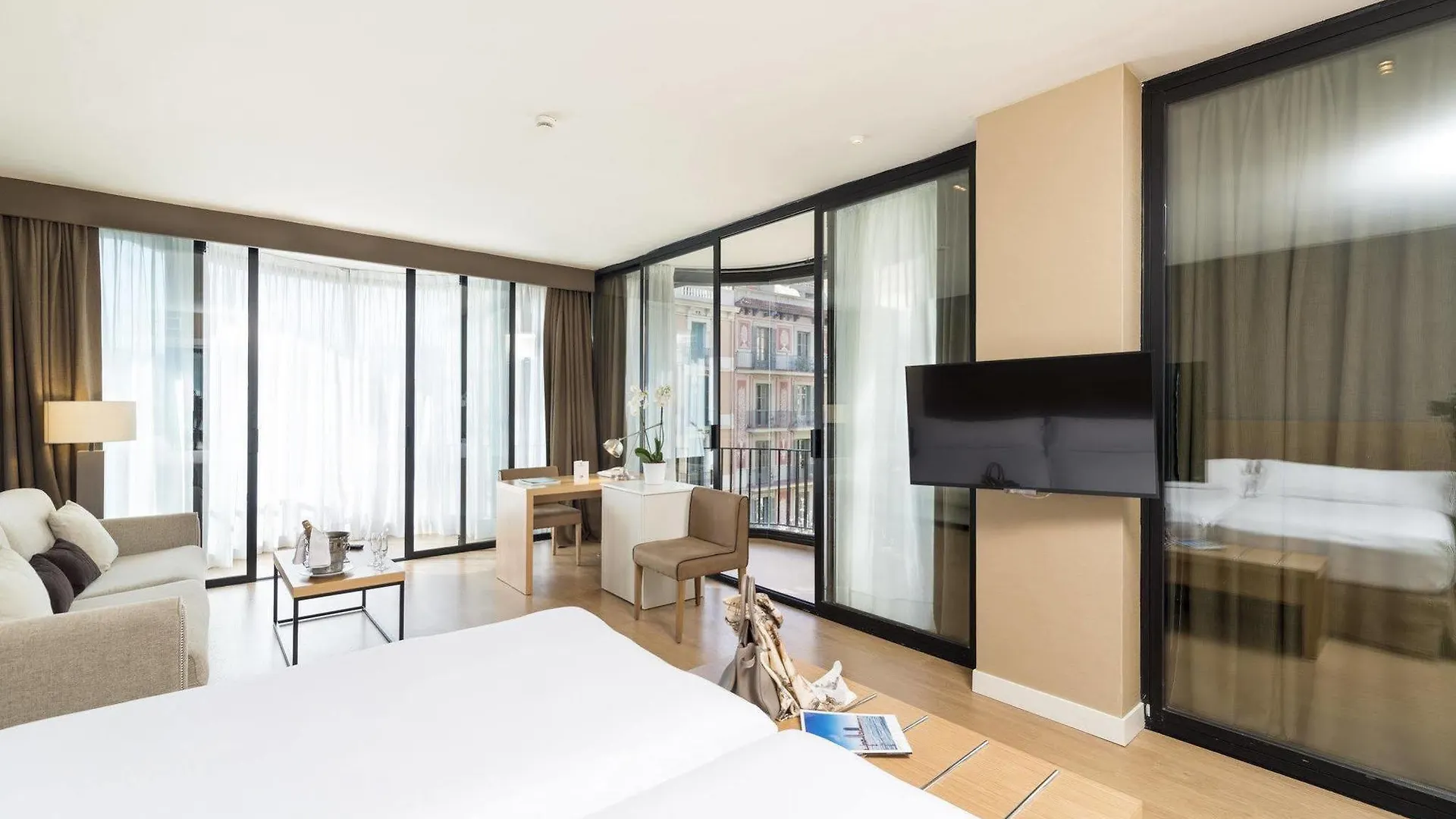 ****  Hotel Guitart Grand Passage Barcelona España