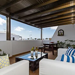 https://apartment-fragata-playa-honda.in-canary-islands.com