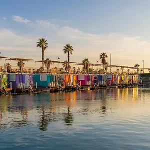 Boat Haus - Casas Flotantes Frente A Gibraltar Ла-Линеа-де-ла-Консепсьон